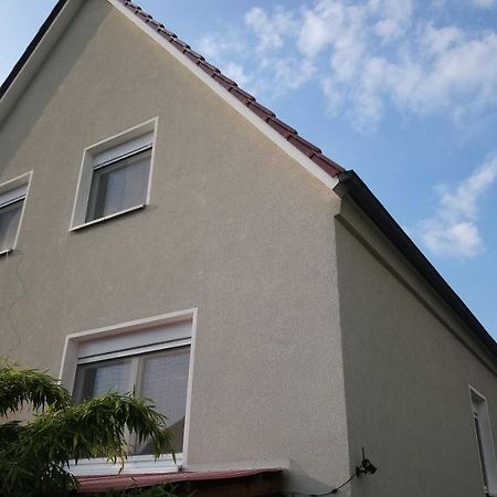 Privates Zimmer bei der Weser-Ems-Halle Oldenburg Exterior foto