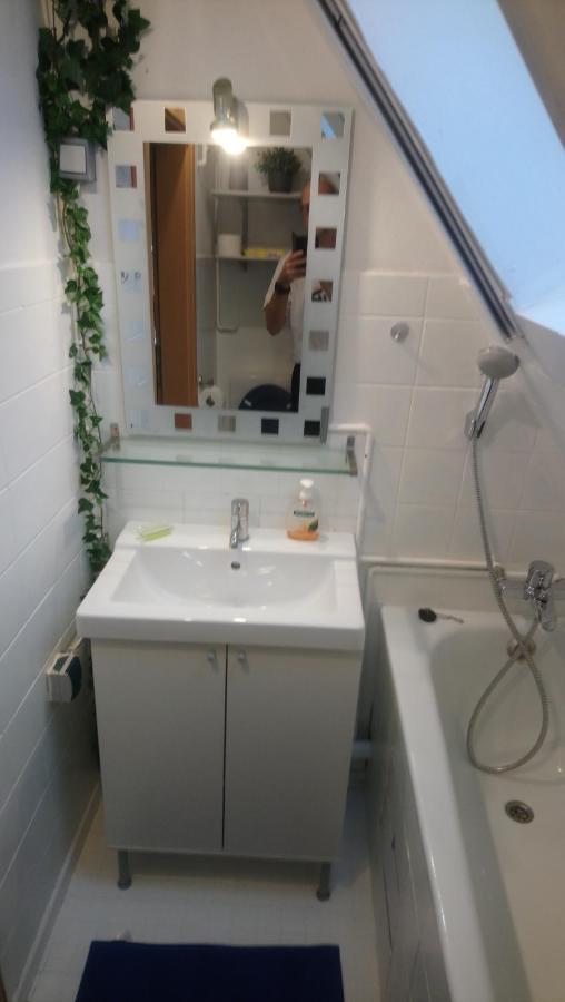 Privates Zimmer bei der Weser-Ems-Halle Oldenburg Exterior foto